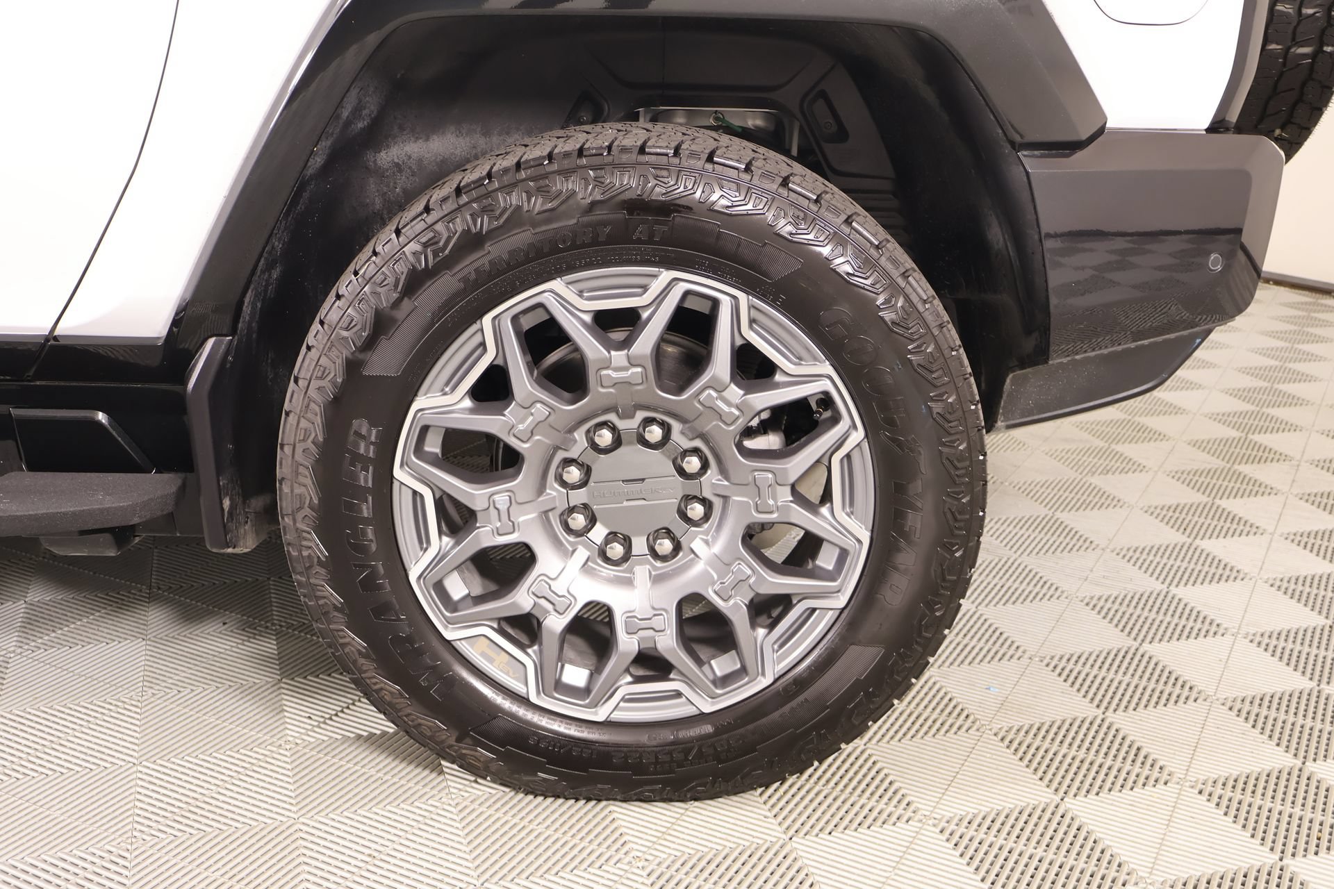 Used 2025 GMC Hummer EV 3X AWD/4WD image 19