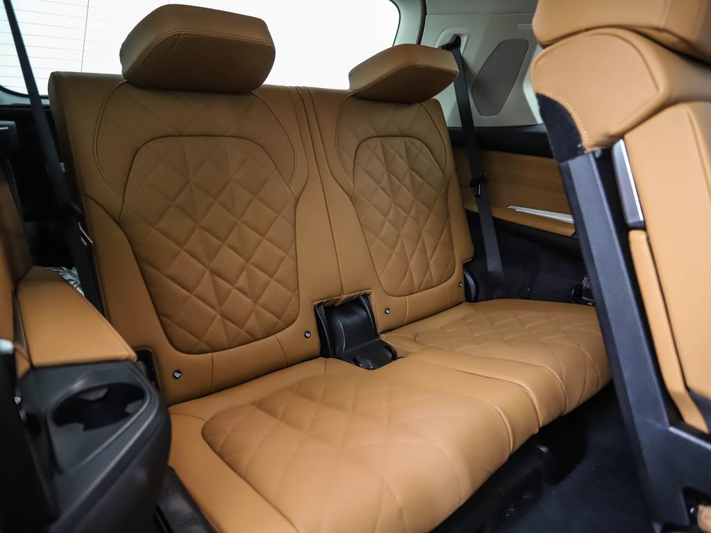 Used 2026 BMW X7 xDrive40i image 31
