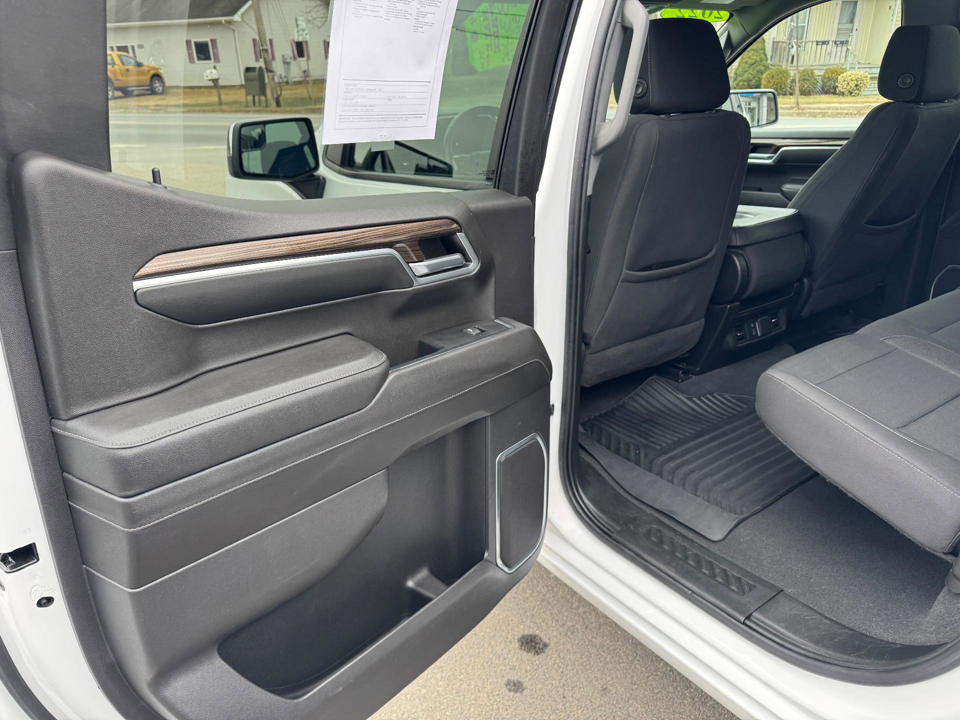 Used 2022 Chevrolet Silverado 1500 LT image 37