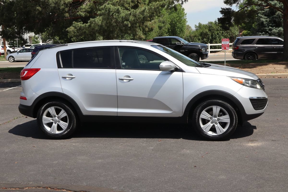 Used 2011 Kia Sportage LX w/ Convenience Pkg FWD image 3