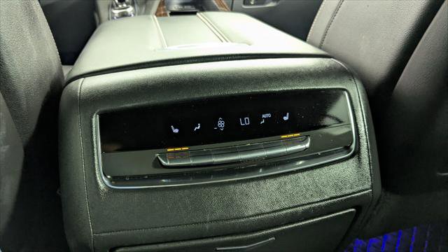 Used 2022 Cadillac Escalade ESV Luxury image 34