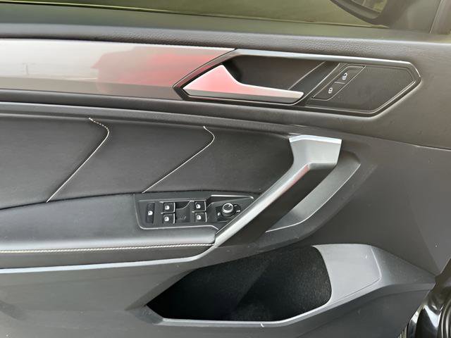 Used 2022 Volkswagen Tiguan SE image 10