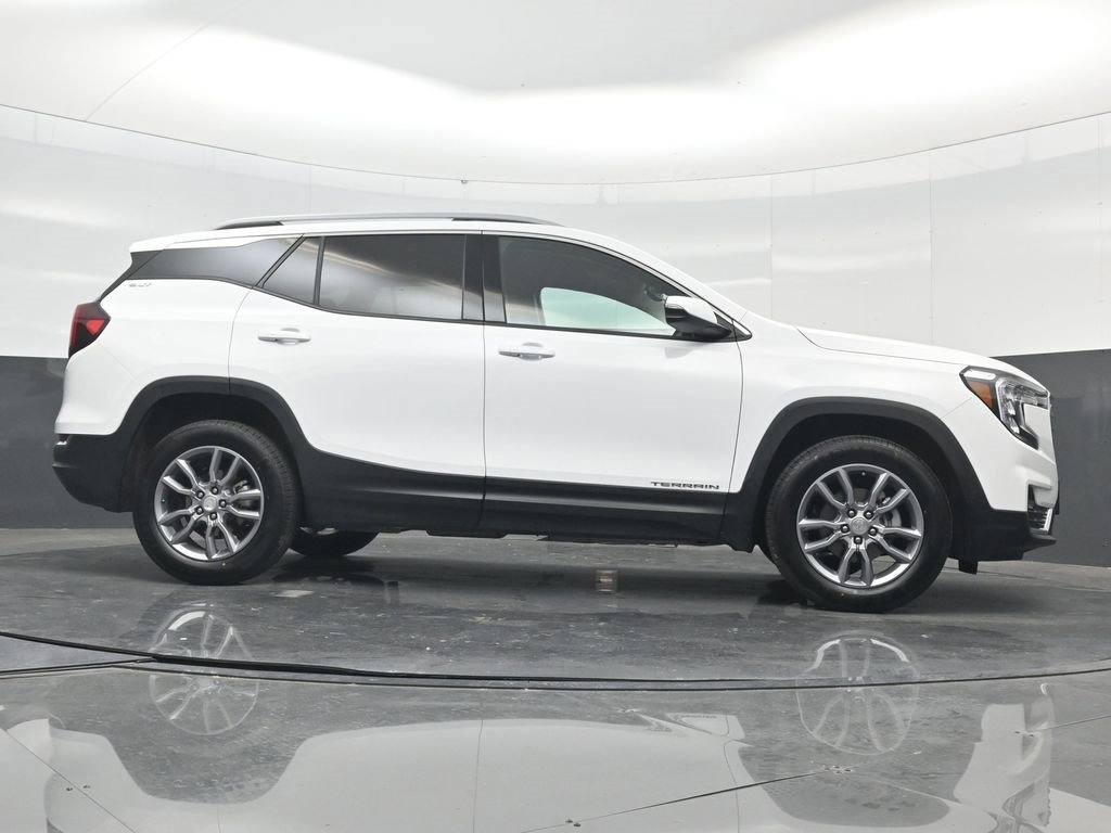 Used 2024 GMC Terrain SLT image 49