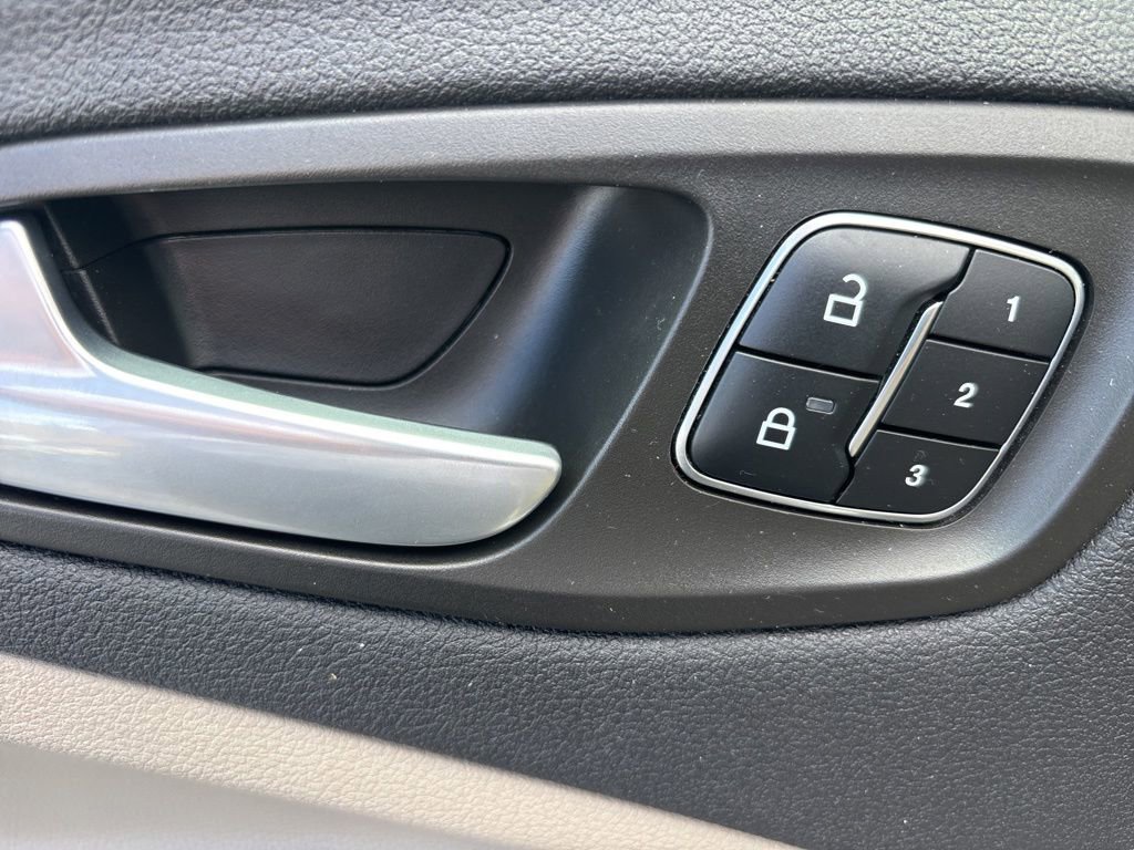 Used 2019 Ford Escape Titanium AWD/4WD image 26