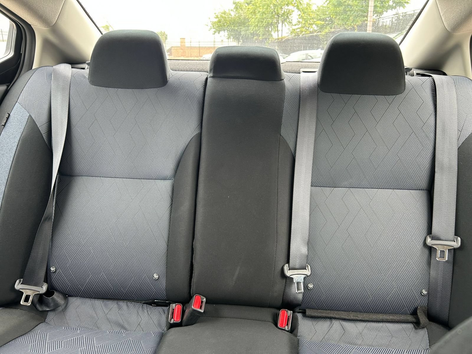 Used 2025 Nissan Versa SV FWD image 33