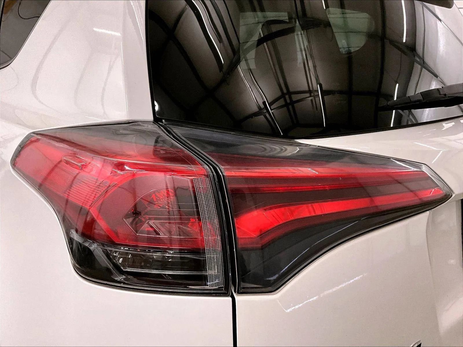 Used 2017 Toyota RAV4 XLE w/ Premium Special Value Package image 28