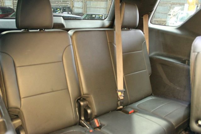 Used 2023 Chevrolet Traverse Premier AWD/4WD image 16