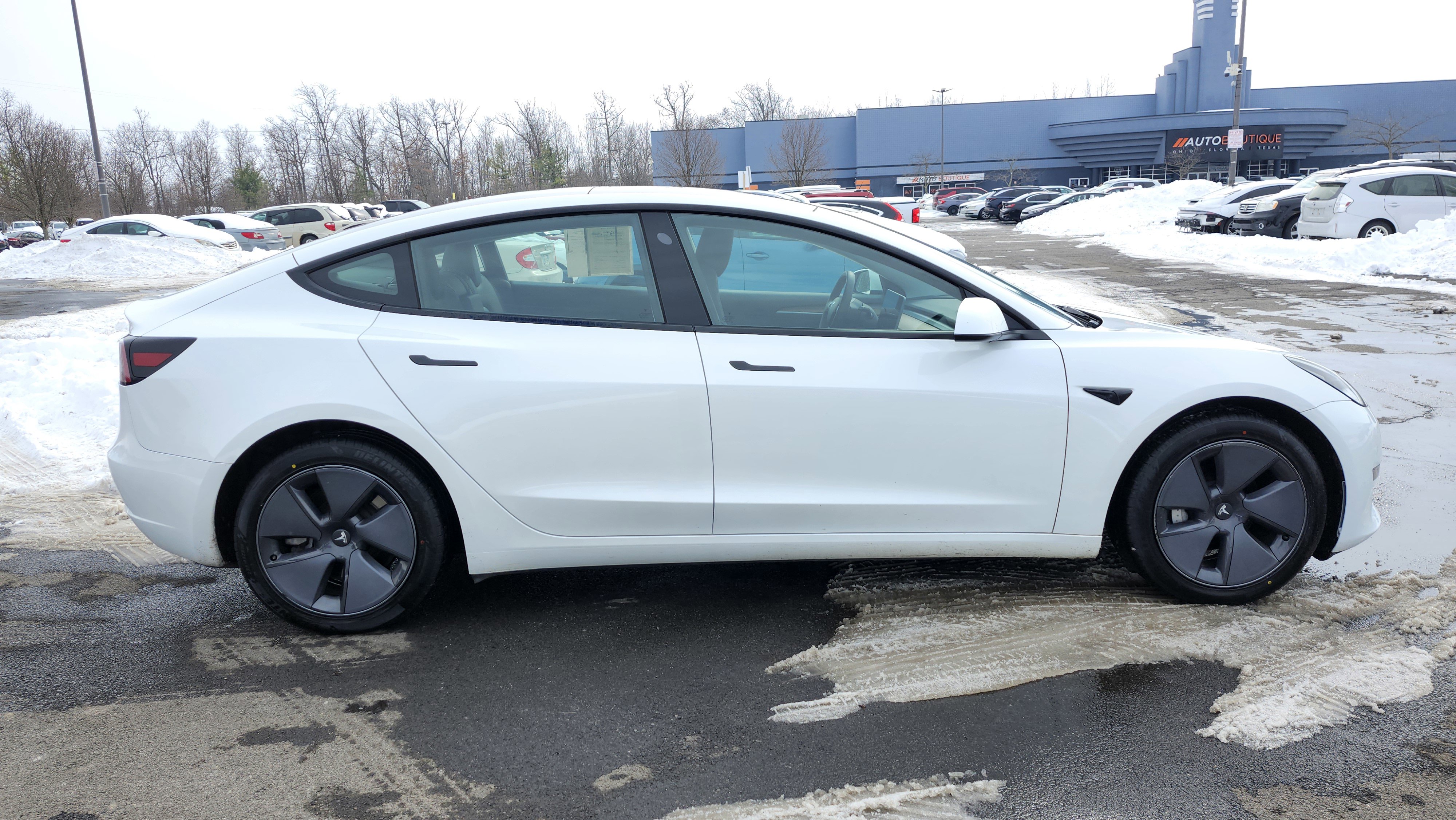 Used 2023 Tesla Model 3 Standard Range image 18
