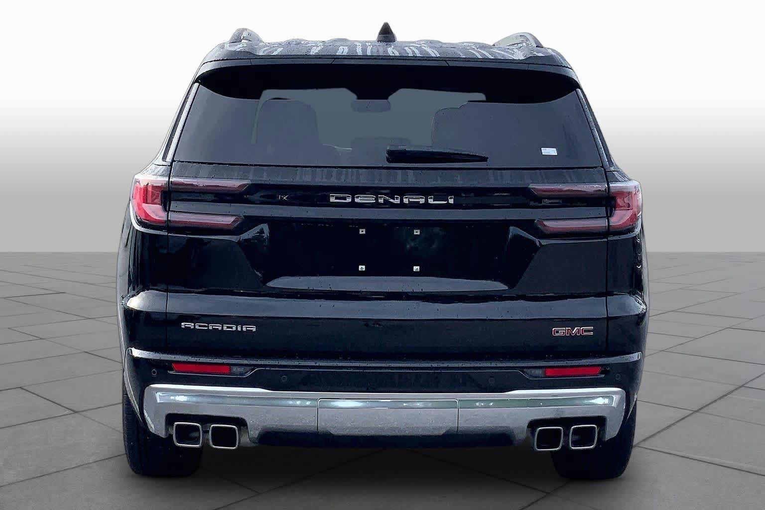 Used 2025 GMC Acadia Denali FWD image 5