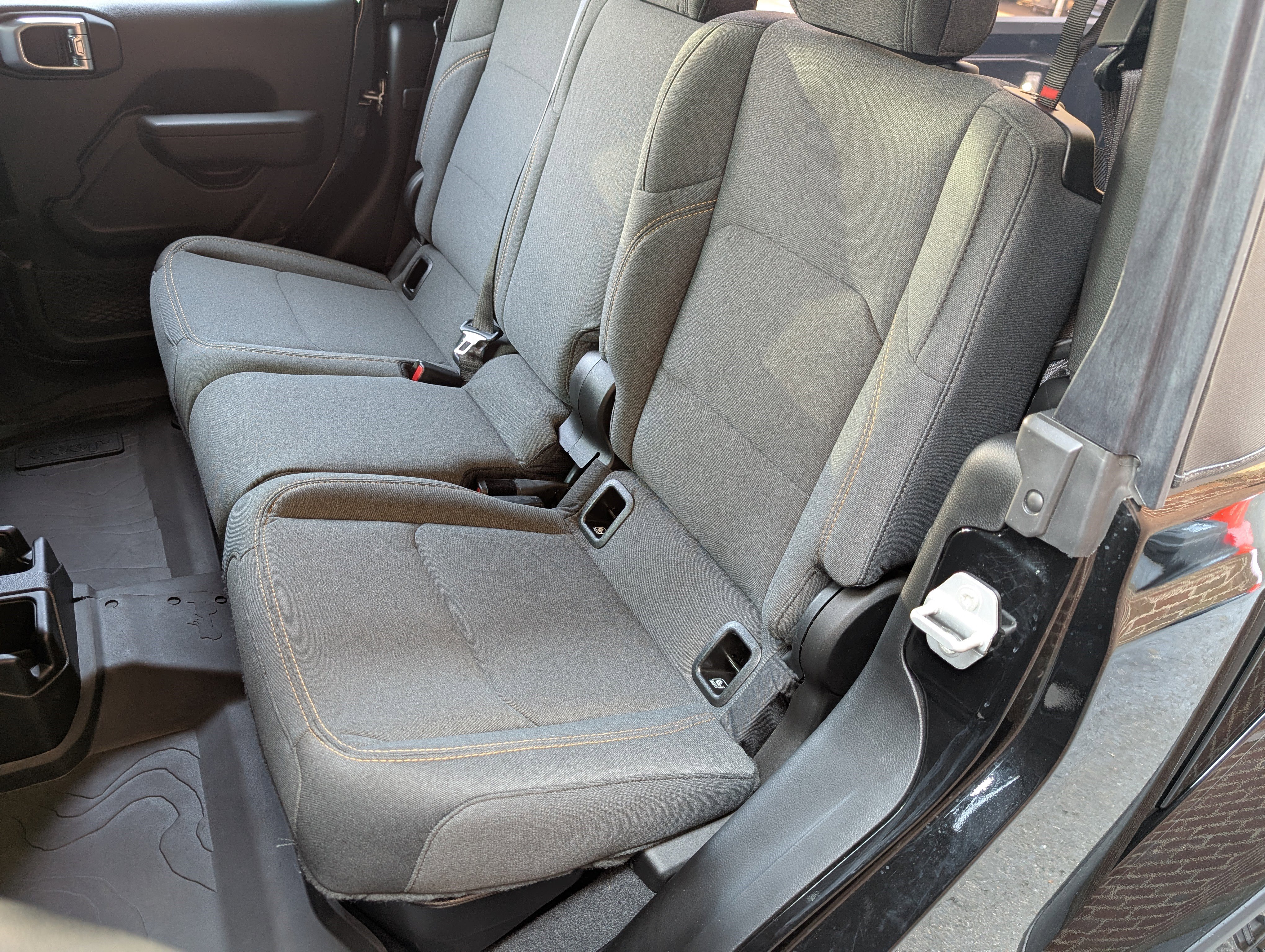 Used 2025 Jeep Gladiator Willys image 16