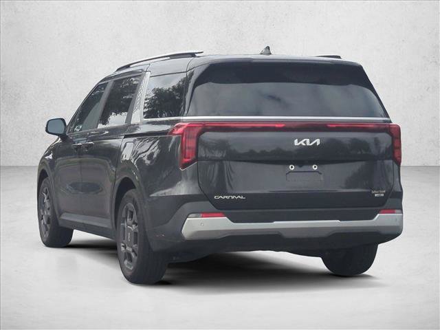 Used 2025 Kia Carnival EX FWD image 7