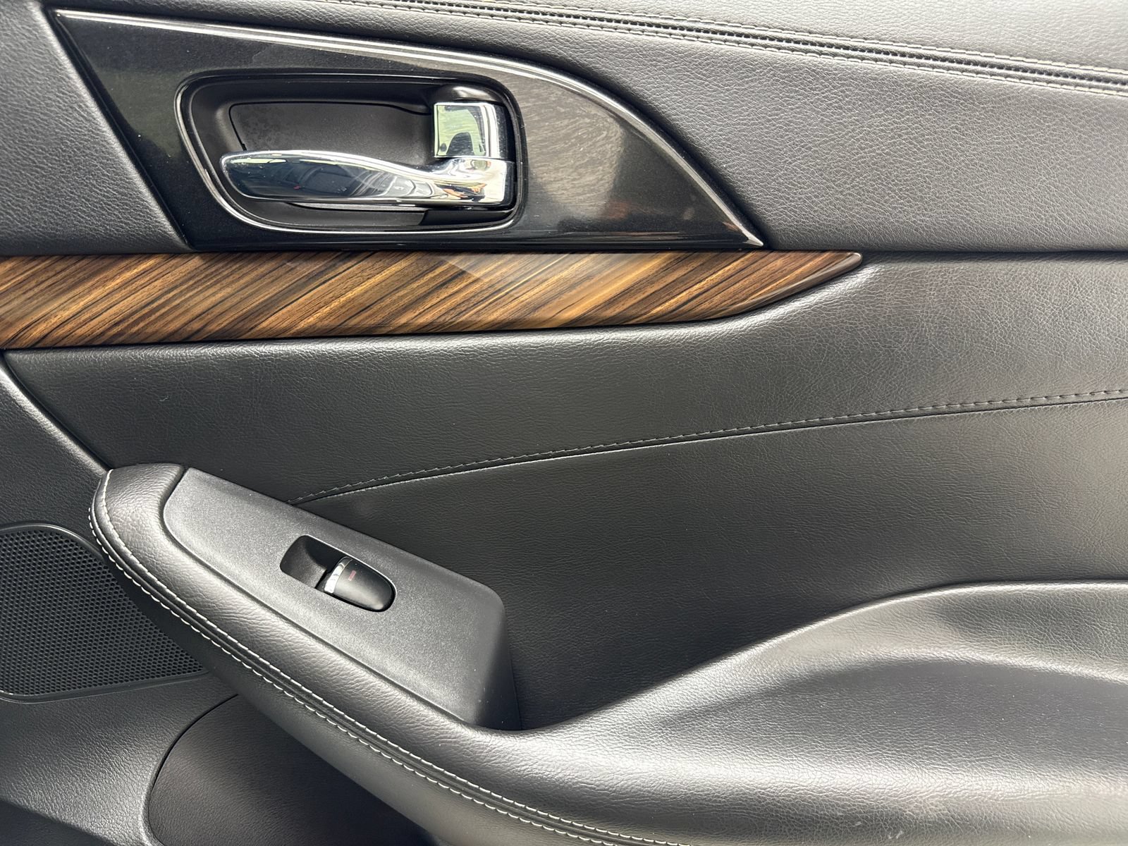 Used 2018 Nissan Maxima Platinum FWD image 46