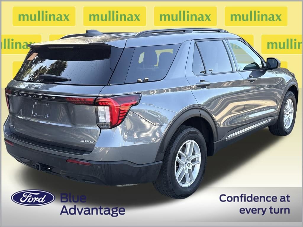 Used 2025 Ford Explorer Active image 4