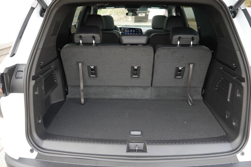 New 2026 Chevrolet Traverse LT image 29