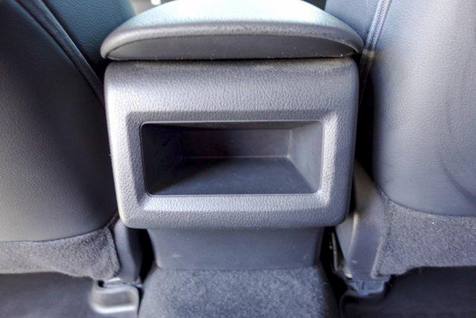 Used 2022 Toyota Camry SE FWD image 29