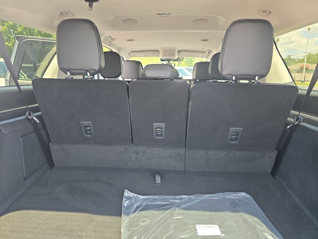 New 2026 Lincoln Navigator L Premier AWD/4WD image 25