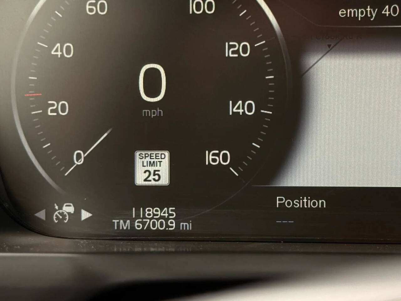 Used 2018 Volvo XC90 T6 Momentum w/ Convenience Package AWD/4WD image 11