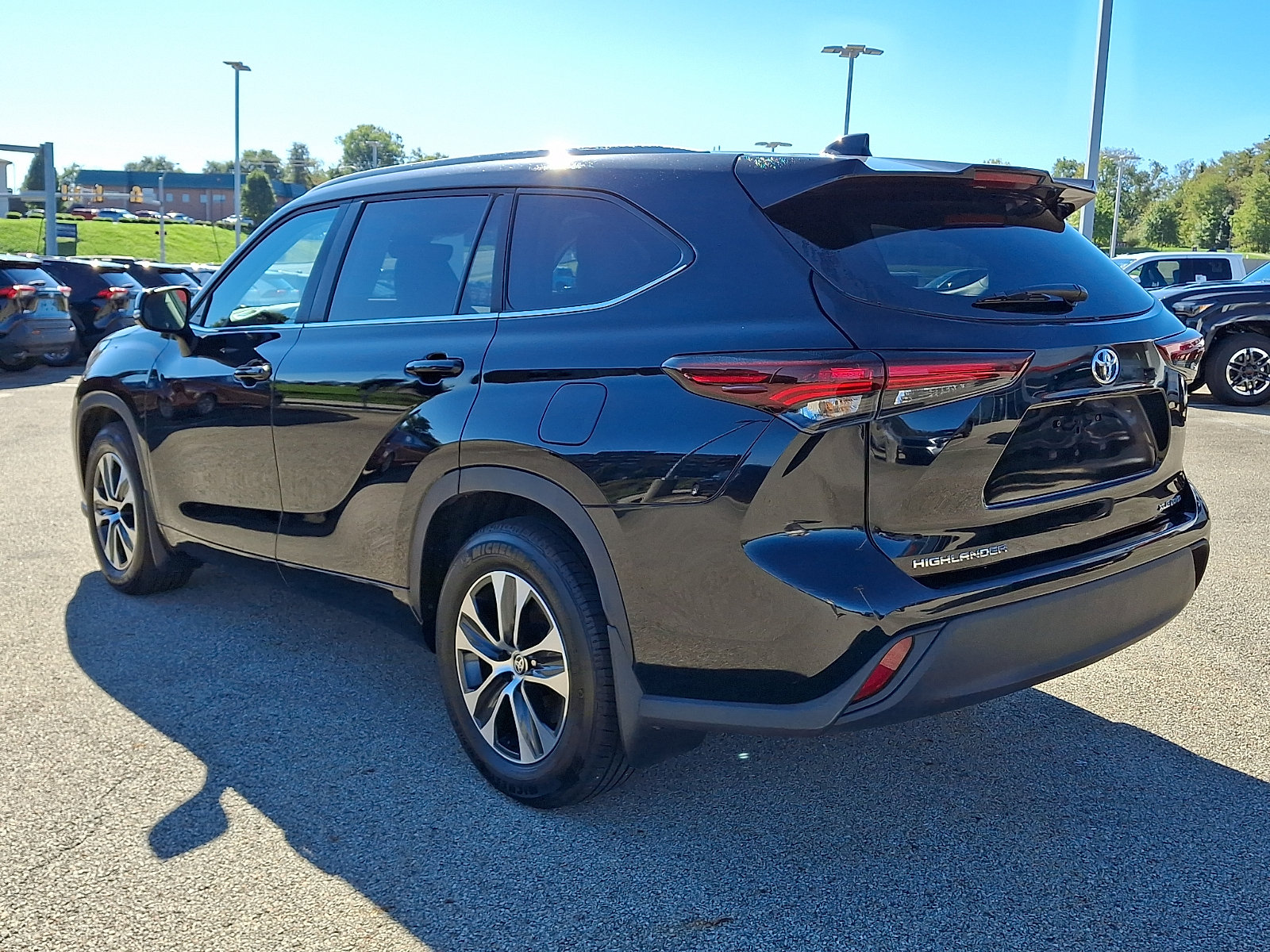Used 2026 Toyota Highlander XLE AWD/4WD image 4