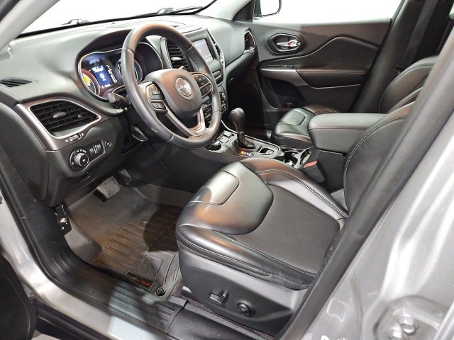 Used 2019 Jeep Cherokee Latitude Plus w/ Comfort/Convenience Group image 9