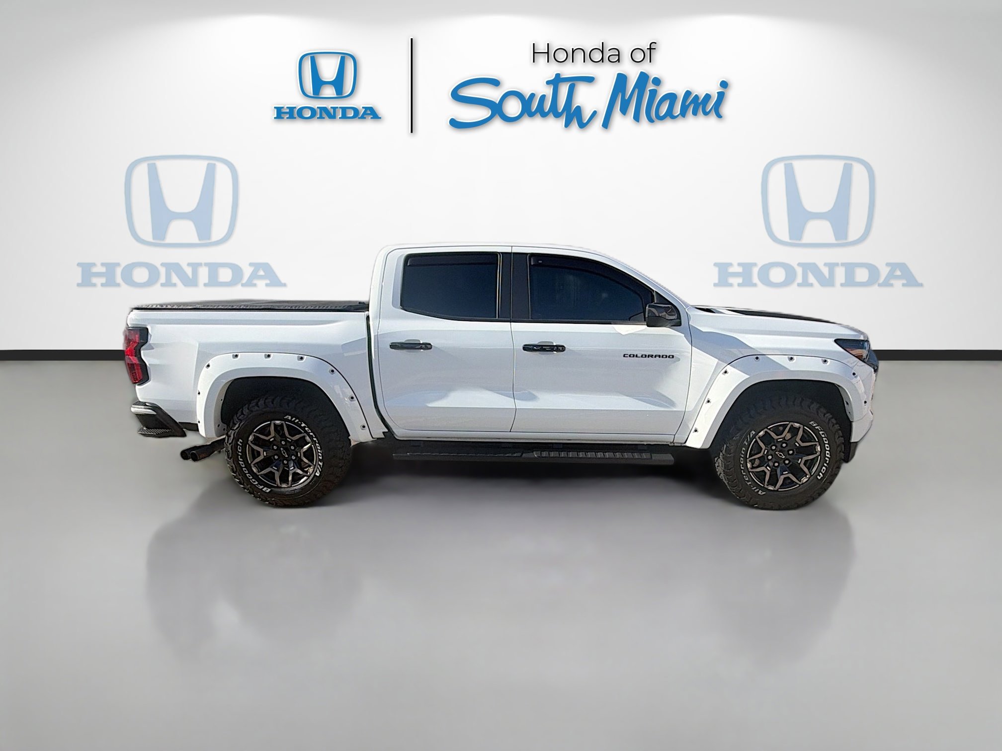 Used 2024 Chevrolet Colorado LT w/ LT Convenience Package RWD image 8