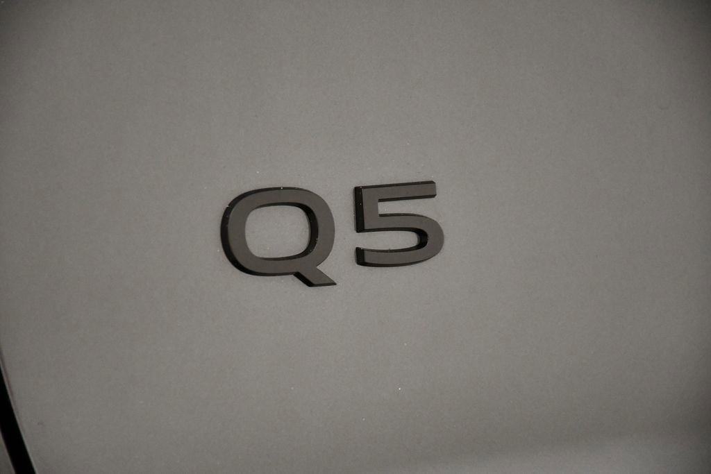 Used 2025 Audi Q5 Premium Plus w/ Premium Plus AWD/4WD image 9