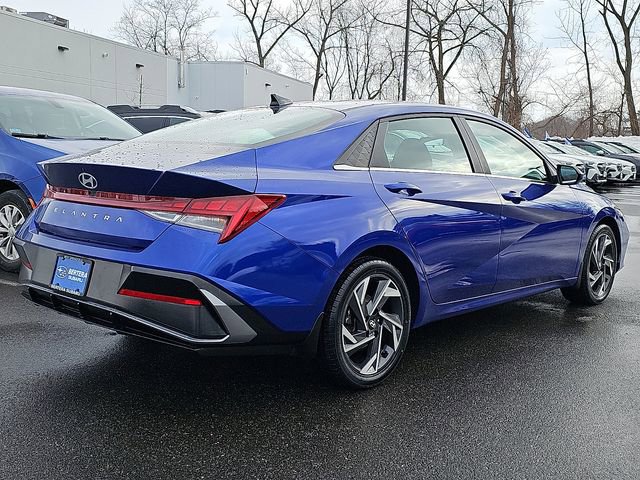 Used 2024 Hyundai Elantra SEL w/ Convenience Package image 6