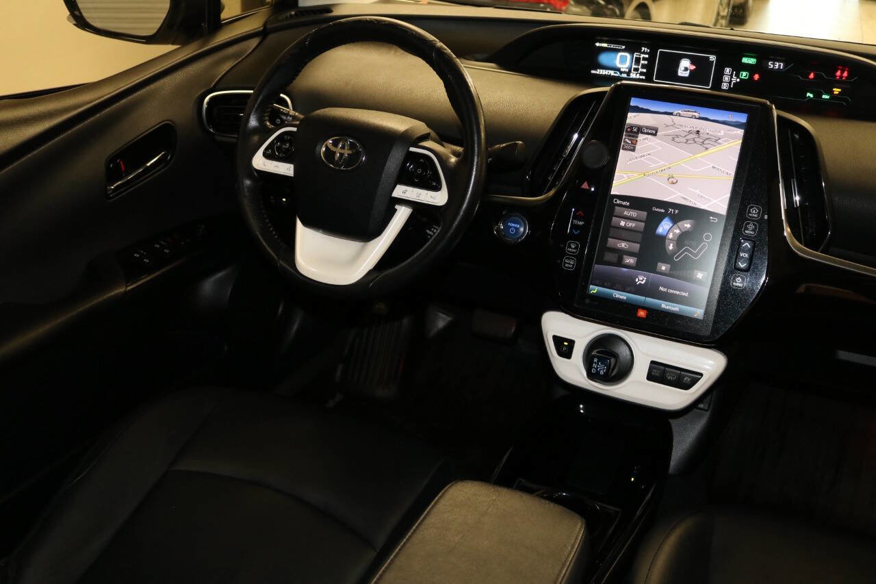 Used 2017 Toyota Prius Prime Advanced image 20