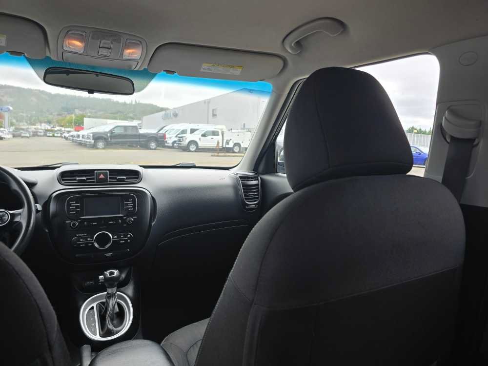 Used 2017 Kia Soul + FWD image 14