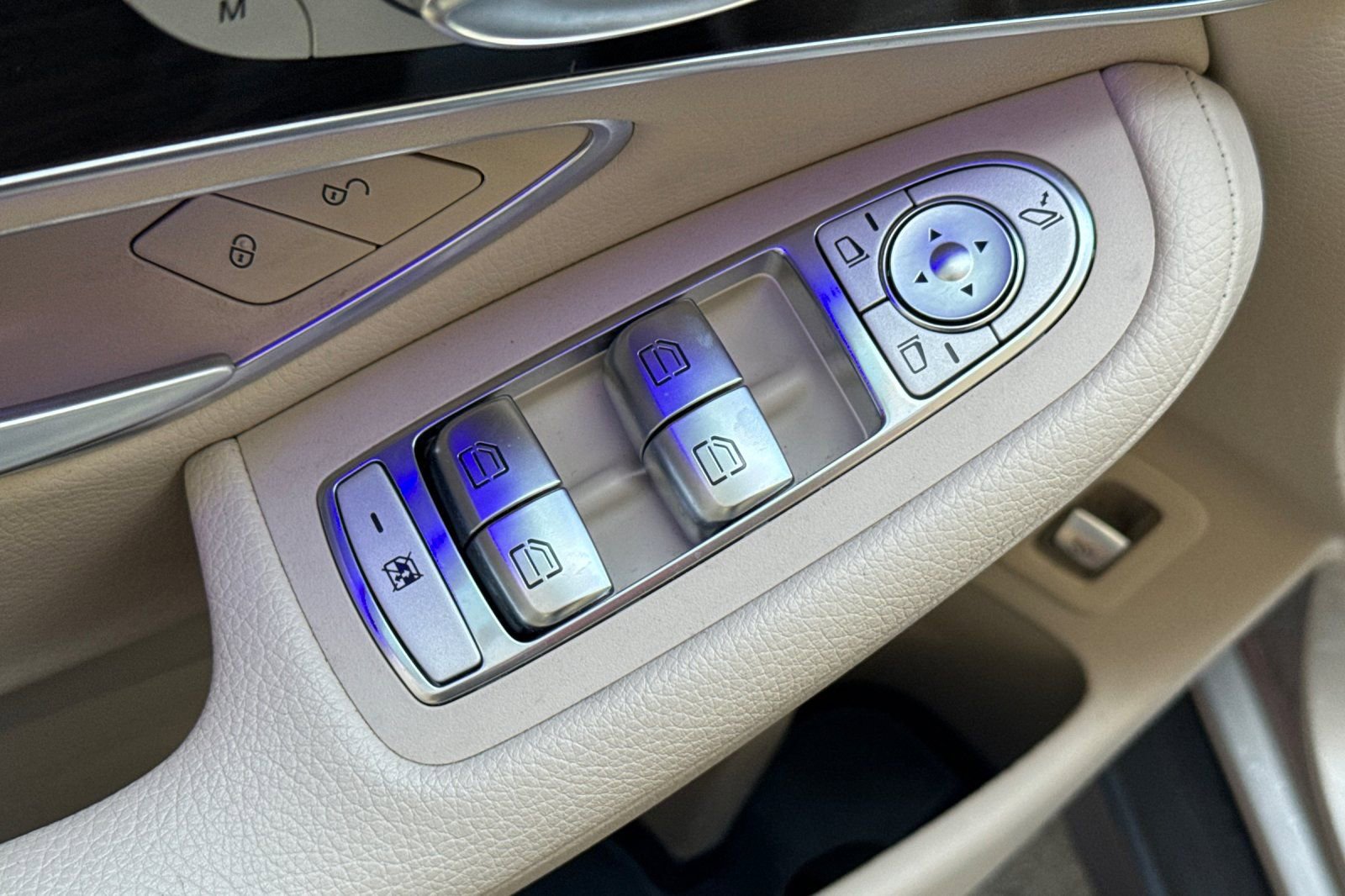 Used 2022 Mercedes-Benz GLC 300 4MATIC image 12