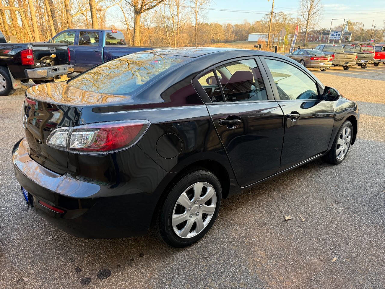 Used 2013 MAZDA MAZDA3 i SV image 4