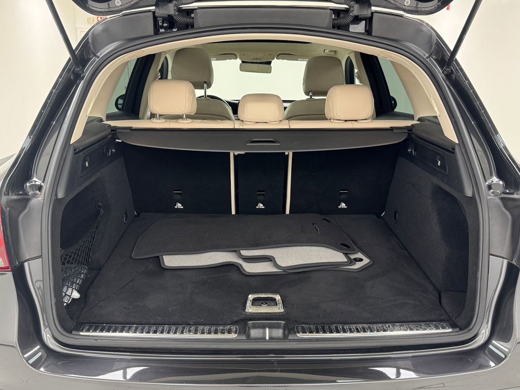 Used 2022 Mercedes-Benz GLC 300 4MATIC image 38