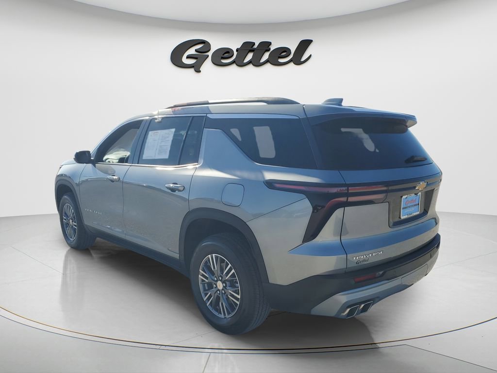 Certified 2025 Chevrolet Traverse LT FWD image 14