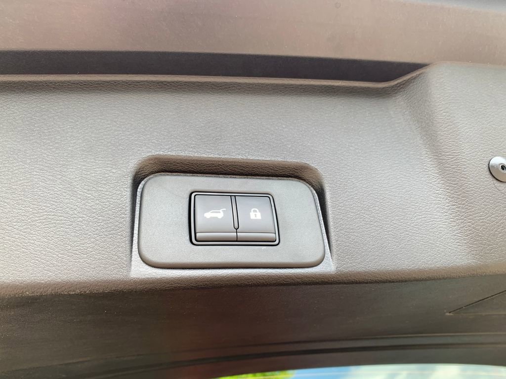 New 2026 Nissan Rogue SV FWD image 8