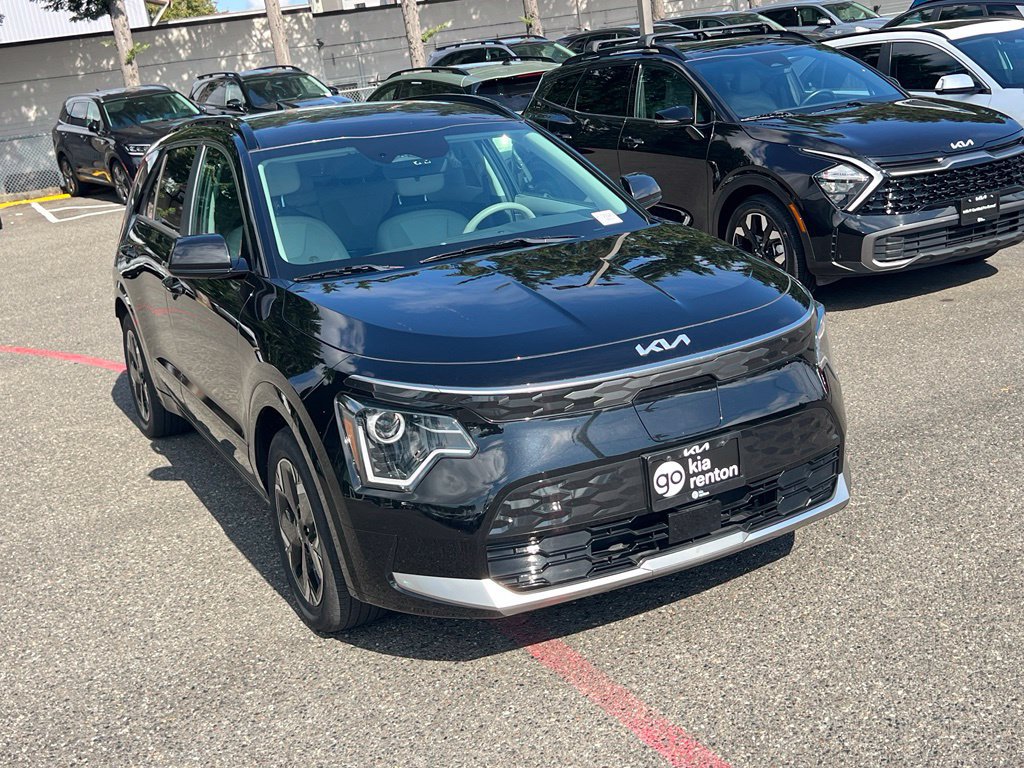 Used 2023 Kia Niro Wind w/ Wind Preserve Package FWD image 5