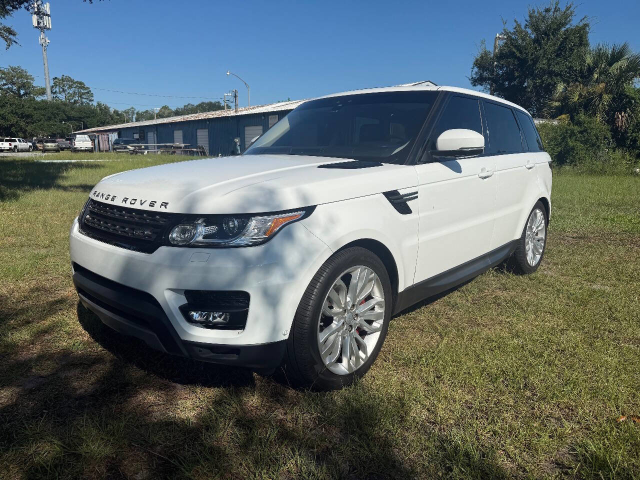 Used 2017 Land Rover Range Rover Sport SE image 1