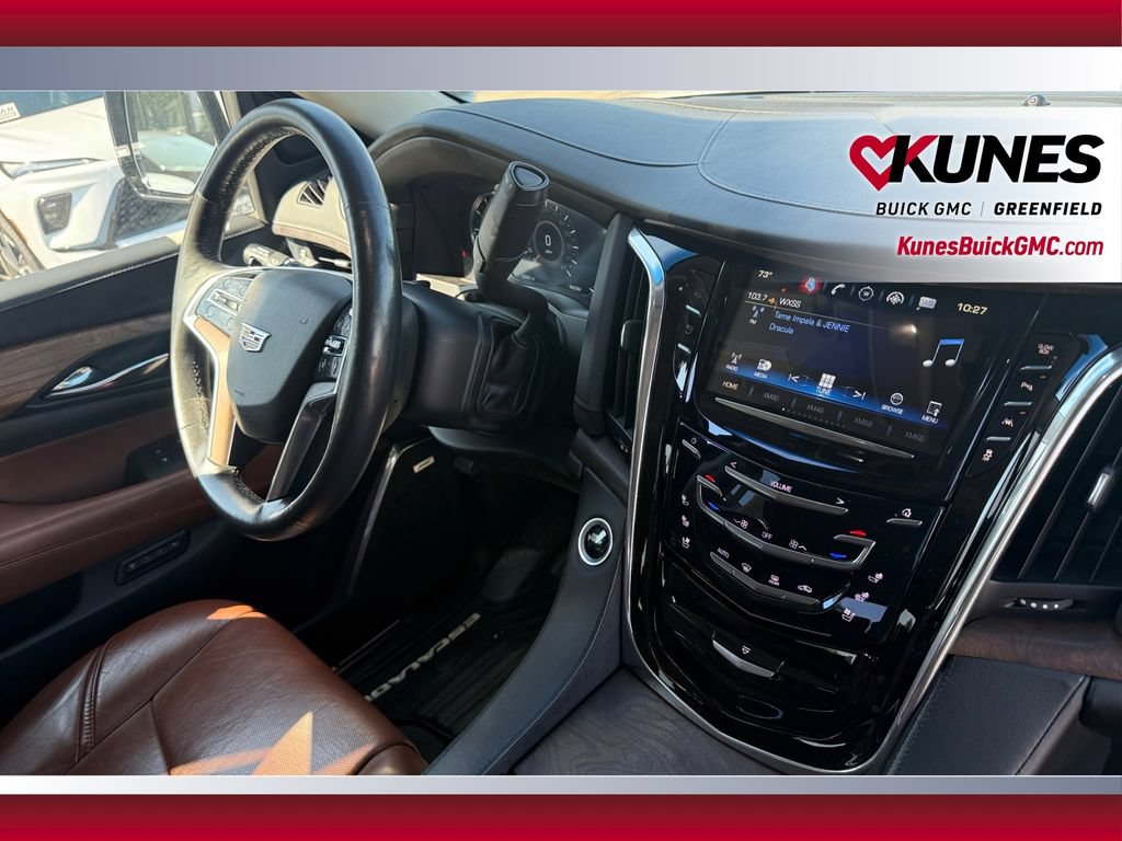 Used 2016 Cadillac Escalade Luxury AWD/4WD image 42