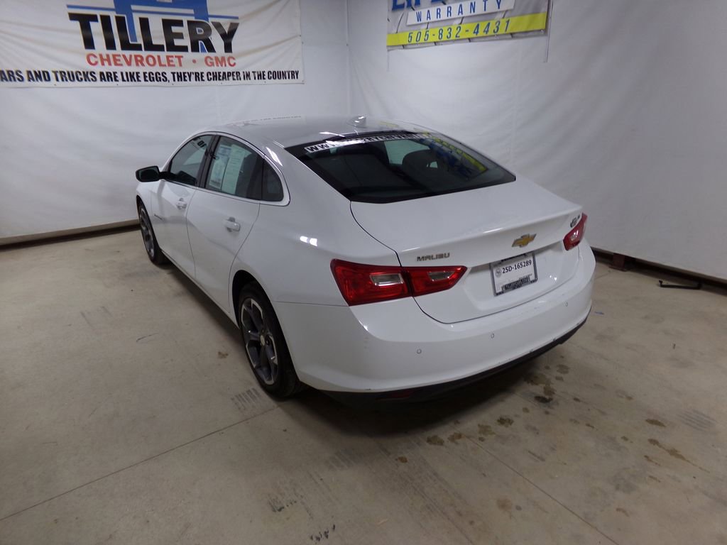 Used 2023 Chevrolet Malibu LT w/ Driver Confidence Package image 4