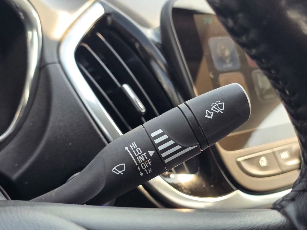 Used 2016 Chevrolet Volt Premier w/ Driver Confidence Package image 39