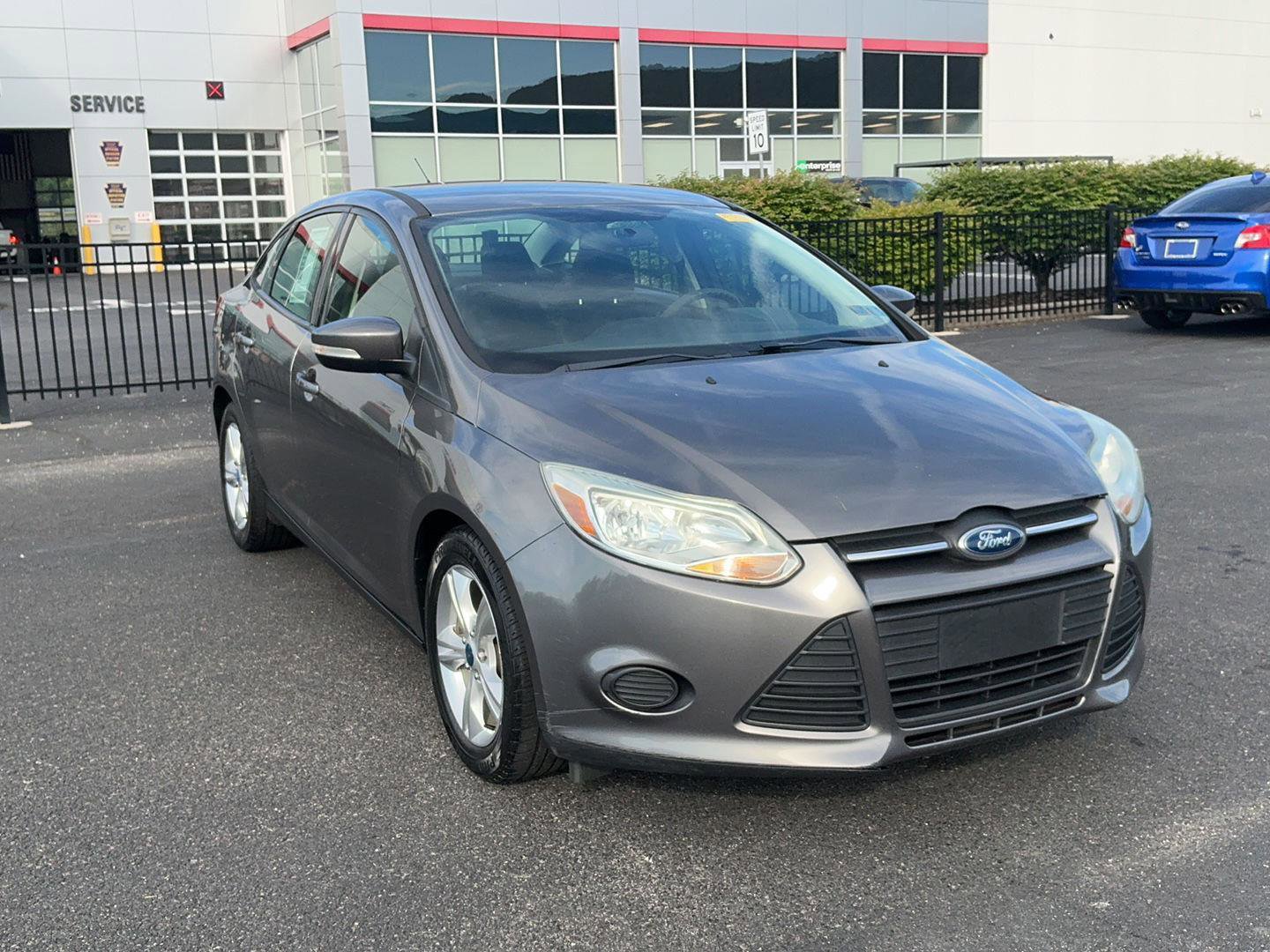 Used 2013 Ford Focus SE w/ SE Winter Pkg FWD image 3