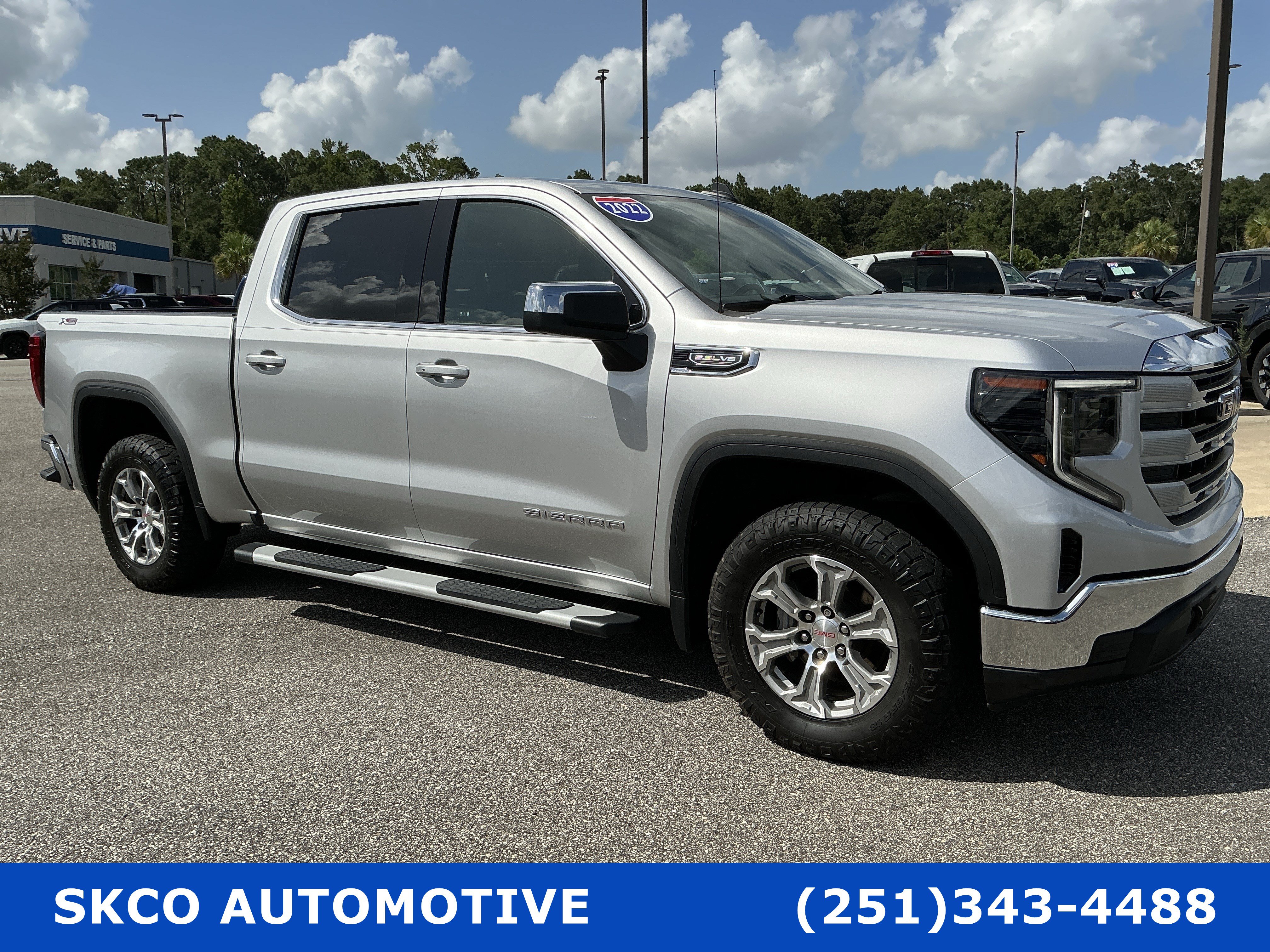 Used 2022 GMC Sierra 1500 SLE w/ X31 Off-Road Package AWD/4WD image 7