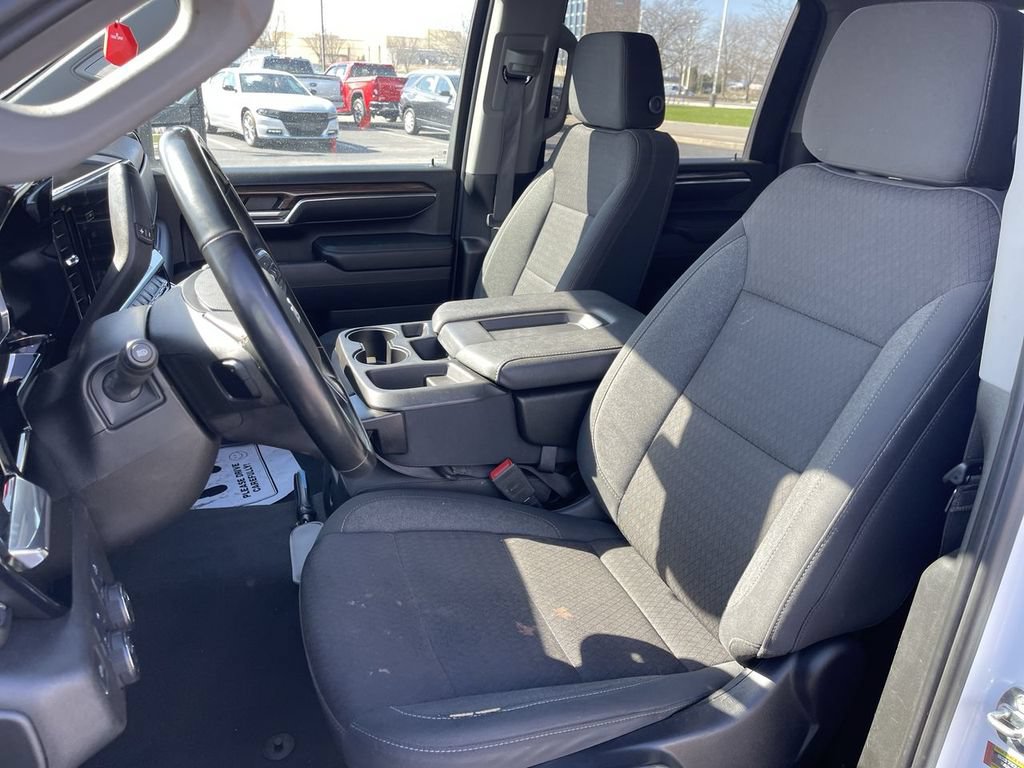 Used 2024 Chevrolet Silverado 2500 LT AWD/4WD image 11