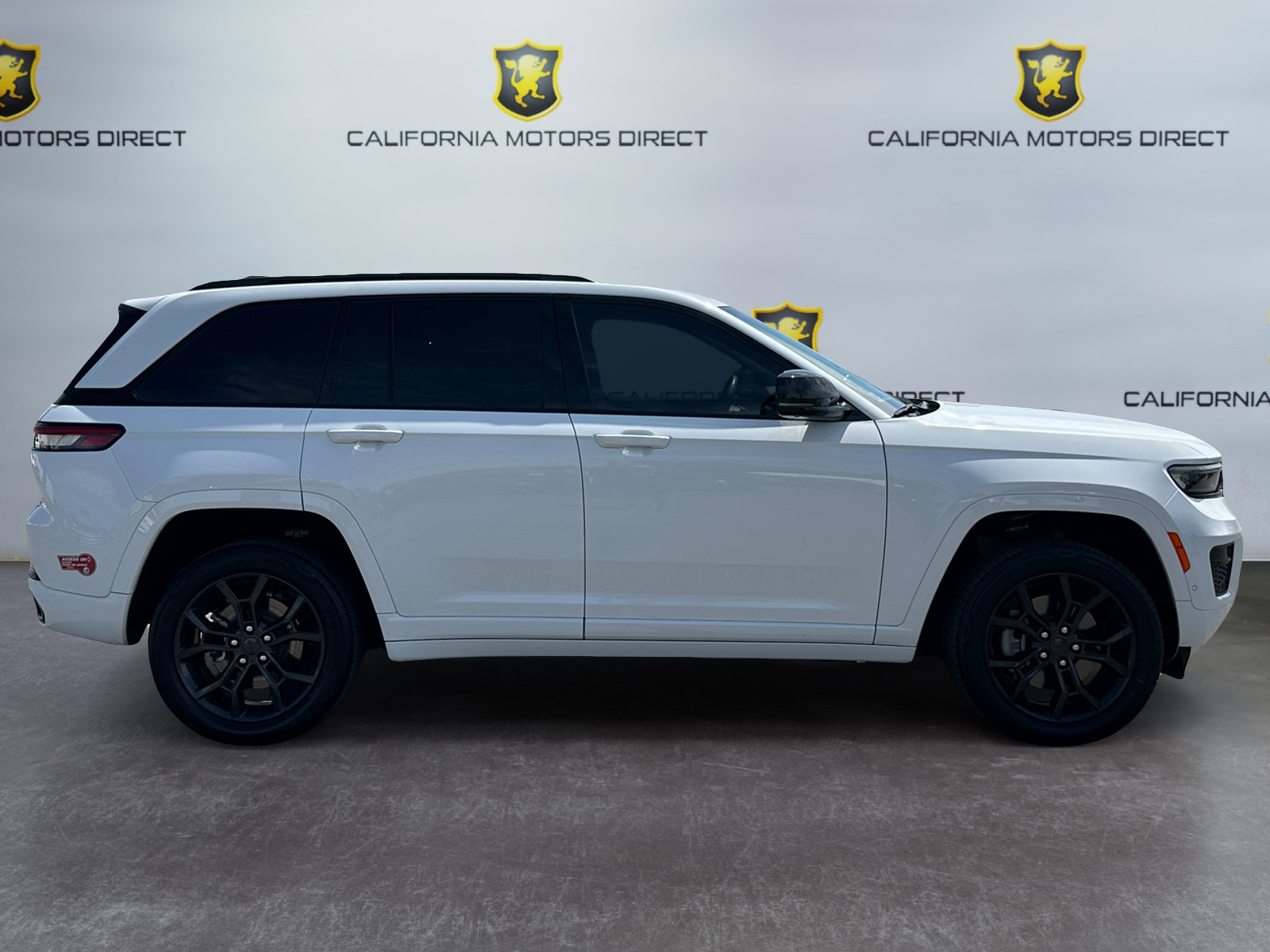 Used 2023 Jeep Grand Cherokee 30th Anniversary AWD/4WD image 6