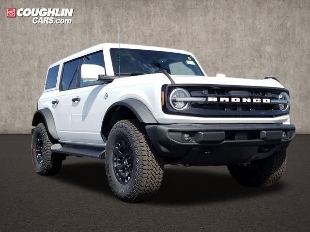 New 2026 Ford Bronco Outer Banks w/ Sasquatch Package