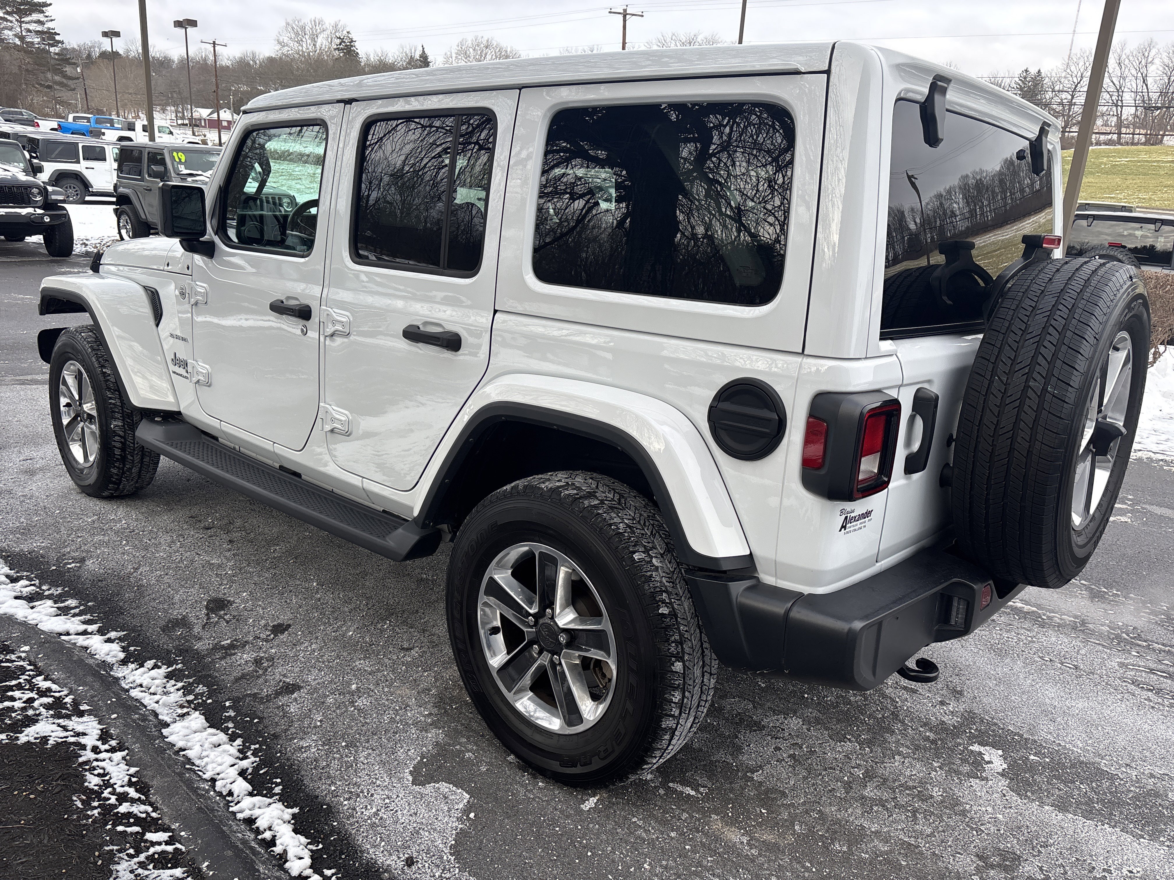 Used 2023 Jeep Wrangler Sahara w/ Cold Weather Group image 6