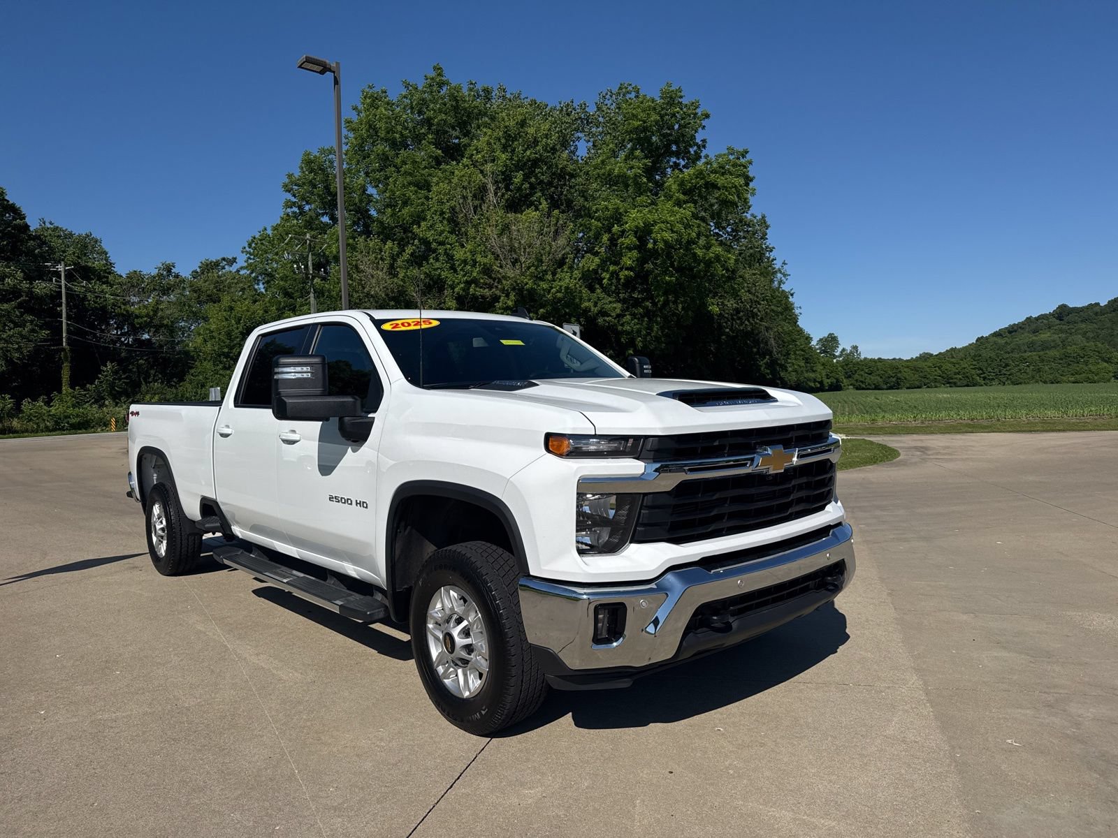Used 2025 Chevrolet Silverado 2500 LT w/ Safety Package AWD/4WD image 3