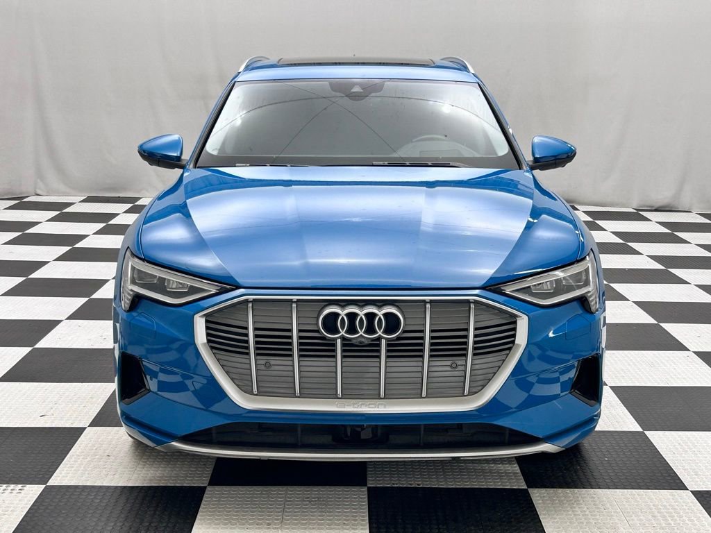 Used 2019 Audi e-tron Prestige w/ Prestige Package AWD/4WD image 3