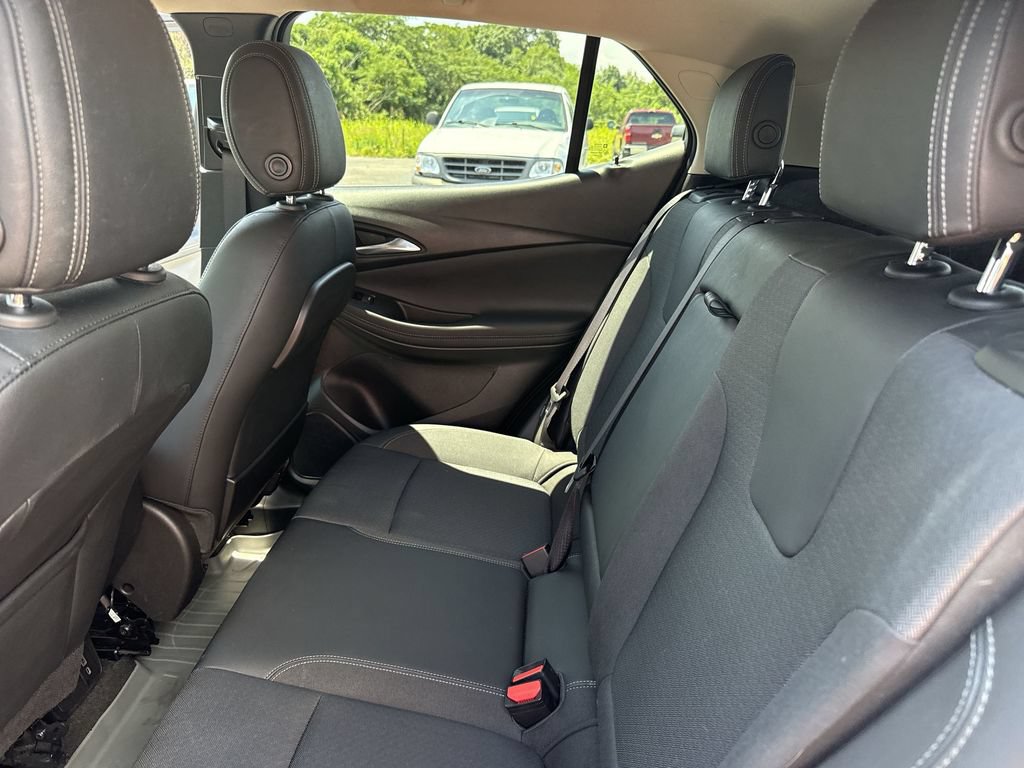 Certified 2022 Buick Encore GX Select w/ Sport Touring Package FWD image 12