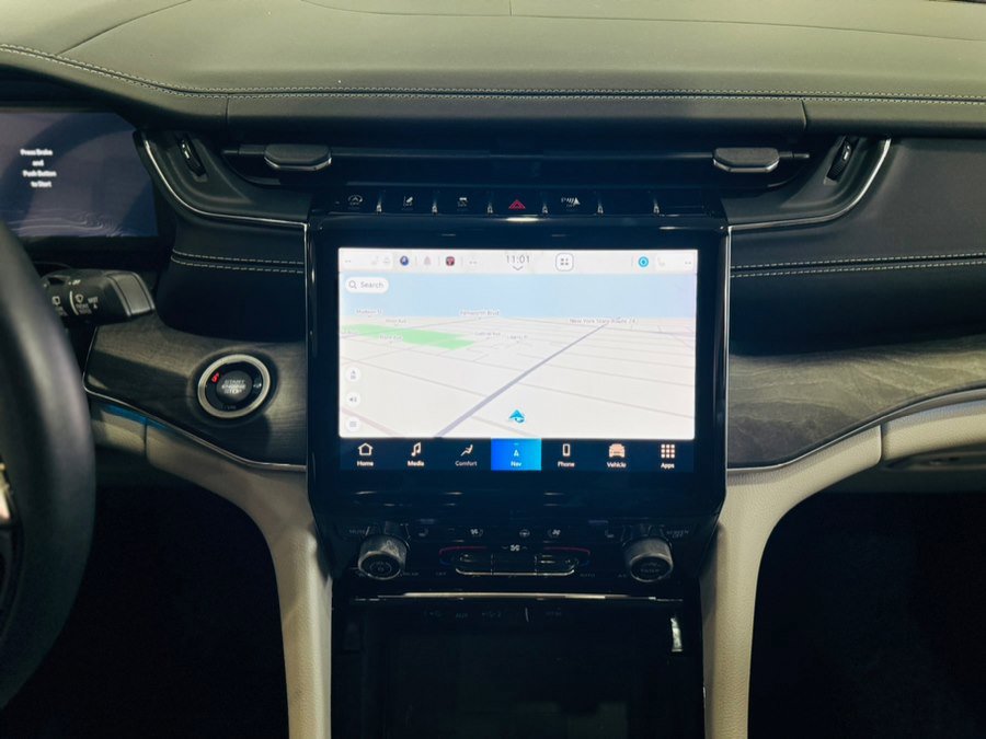 Used 2022 Jeep Grand Cherokee Overland w/ Adv Protech Group III image 27