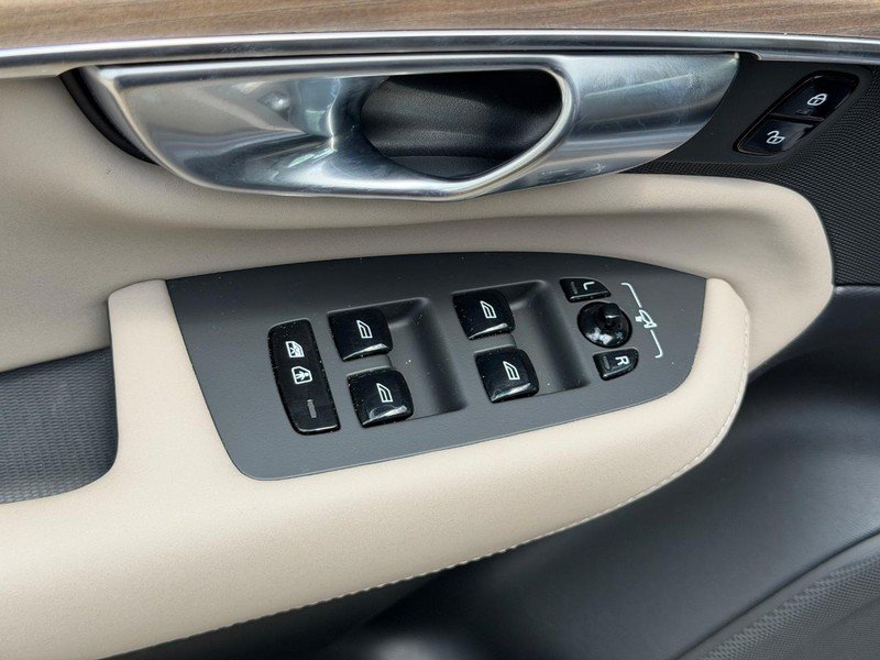 New 2026 Volvo XC90 B5 Plus w/ Protection Package AWD/4WD image 9