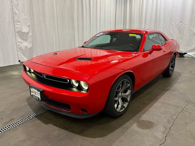 Used 2016 Dodge Challenger SXT RWD image 8